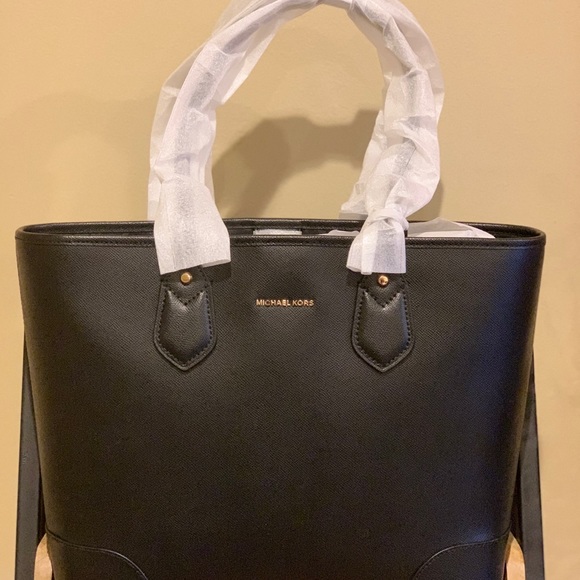 Michael Kors L Saylor Tote. - Picture 8 of 8